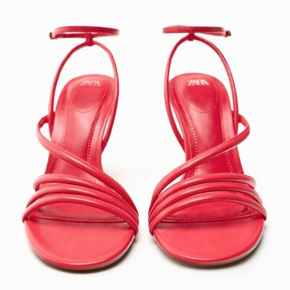 NWT. Zara Coral High Heeled Strap Sandals. Size 6, 10.